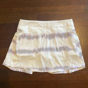 Lulu Lemon size 6 tennis skirt